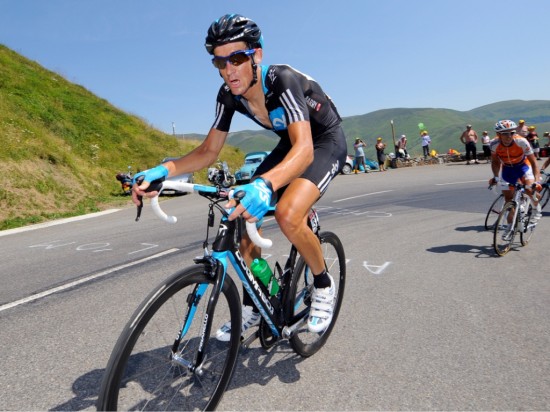 TOK OMSTRIDT MIDDEL: Etter en velt i Tour de France, kjørte Michael Barry videre ved hjelp av det smertestillende middelet Tramadol. Han forteller om utstrakt bruk av middelet i hovedfeltet. procycling.no