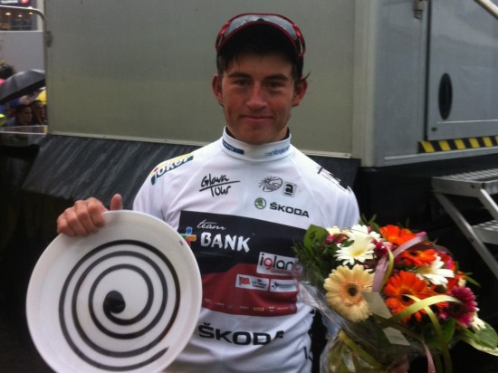 Hvit trøye. Sondre Holst Enger med den hvite trøya under Glava Tour 2013.