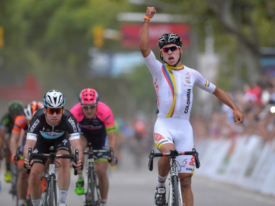 MEKTIGE SPURTER: Fernando Gaviria knuste Mark Cavendish på første etappe av Tour de San Luis, og gjentok bedriften to dager senere. Foto: Tim de Waele (©TDWSport.com)