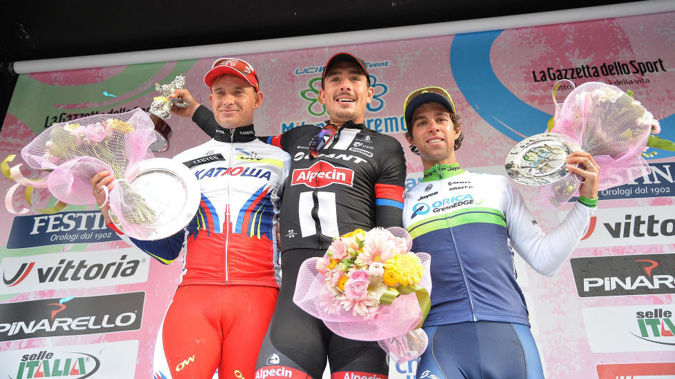 ETTERTRAKTET: Alexander Kristoff har gode kort på hånda når han skal skrive under på sin neste proffkontrakt. Søndagens andreplass i Milano-Sanremo var et nytt bevis på nordmannens toppkvaliteter. Foto: Luca Zennaro / Ap / NTB scanpix