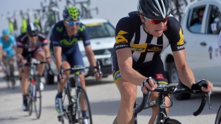 <b>BELGISK KLAGE:</b> Philippe Gilbert gir Edvald Boasson Hagen skylda etter skrubbsårene han pådro seg på vei nedover Poggio, søndag. FOTO: Tim De Waele/TDWSPORT.COM