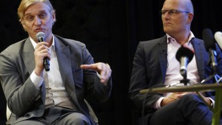 <b>UTE FOR GODT?</b> En av Bjarne Riises tidligere ryttere, tror ikke Ørnen fra Herning kan fortsette samarbeidet med Oleg Tinkov. (AP Photo/Sang Tan)