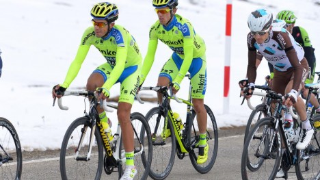 <b>MOTGANG:</b> Det stemmer ikke for Rafal Majka og Alberto Contador for tiden. Her er de avbildet under fjerde etappe av Katalonia rundt. FOTO: Tim De Waele/TDWSPORT.COM