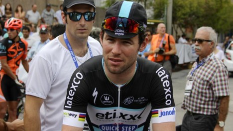 MISTER STATUSEN? Mark Cavendish ble slått to ganger på rad av talentet Fernando Gaviria i januar. Neste år kommer samme Gavria til spurtkanonens lag.  Foto: Xeb Perez / Afp / NTB scanpix