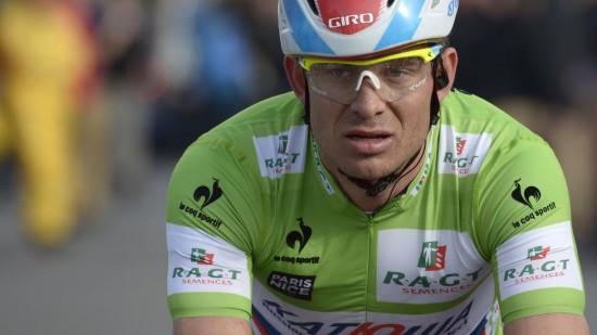 NÆRMERE TOPPEN: Alexander Kristoff hadde mer krefter i beina enn tirsdag, men kunne ikke gjøre noe med Michael Matthews på den tredje etappen av Paris-Nice. Foto: Lionel Bonaventure / Afp / NTB scanpix