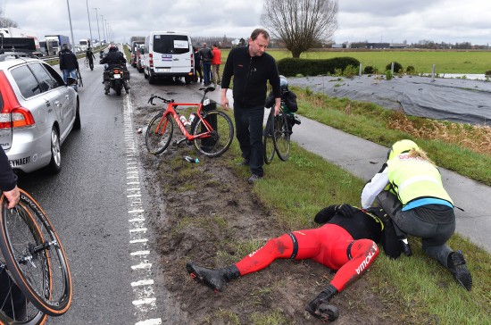 GAME OVER: Nok et bilde av den uheldige Marco Haller. En av Alexander Kristoffs kompiser fra klassikerlaget. FOTO: Tim De Waele/TDWSPORT.COM