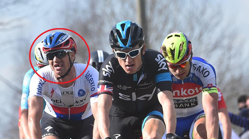 <b>TANNLØST:</b> Det skranglet såpass mye i munnen til Zdenek Stybar (til venstre) at han så seg nødt til å fjerne tannbroen over fortennene underveis i rittet. FOTO: Tim De Waele/TDWSPORT.COM