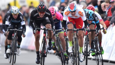 <b> NY SEIER: </b> Alexander Kristoff vant sin tredje etappeseier på rad i Driedaagse De Panne. Foto: Tim De Waele/TDWSPORT.COM.