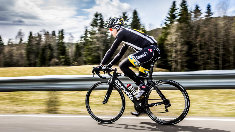 <b>TILBAKE:</b> Edvald Boasson Hagen var onsdag ute på sin første tur etter at han blåste av veien i Belgia og brakk kragebeinet. Nå starter kampen for igjen å bli blant verdens beste. Foto: Halvor Solhjem Njerve / Dagbladet