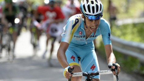 <b>RETTSLIGE SKRITT:</b> Fabio Aru slår knallhardt tilbake mot dopingbeskyldningene hans kollega Greg Henderson kom med på Twitter. Nå er det klart at italieneren tar rettslige skritt mot Henderson. Foto: AP Photo/Fabio Ferrari