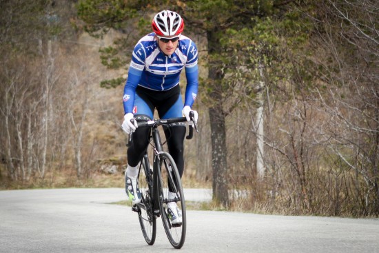 KLATRESTERK: Foreløpig satser Olsen mot å bli en god allround-rytter. Hittil har unggutten hengt bra med i bakker, men fikk smake rykket til Odd Christian Eiking i helgen. FOTO: Kjetil R. Anda / procycling.no