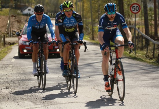 BRUDD: De fire i front var sjanseløse da Ringeriks-Kraft satt opp farten på slutten. Foto: Jonas Lindstrøm, procycling.no