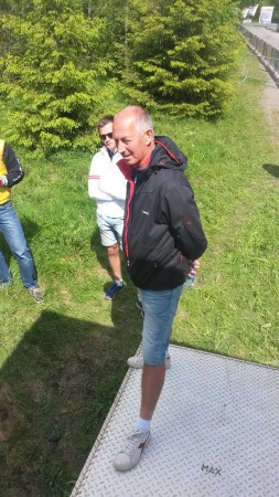 MØTET: Landslagssjef Hans Falk ledet møtet etter mågang. Foto: procycling.no