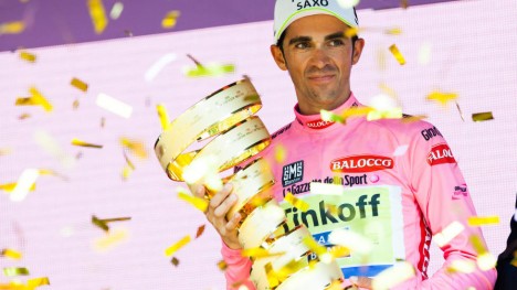 JAKTER GULT: Etter sammenlagtseieren i Giro d´Italia i mai jakter Alberto Contador gul trøye i Tour de France. Foto Mauro Ujetto/Demotix/Corbis