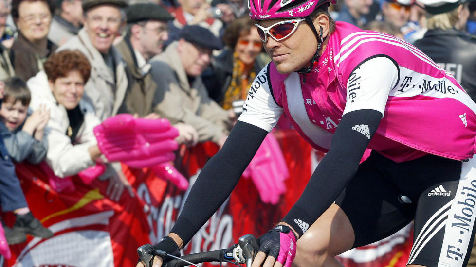 RISIKERER FENGSEL: Jan Ullrich, tidligere T-Mobile-rytter, kan få opp til tre år i fengsel etter å ha forårsaket en bilulykke i beruset tilstand. (foto: Scanpix)