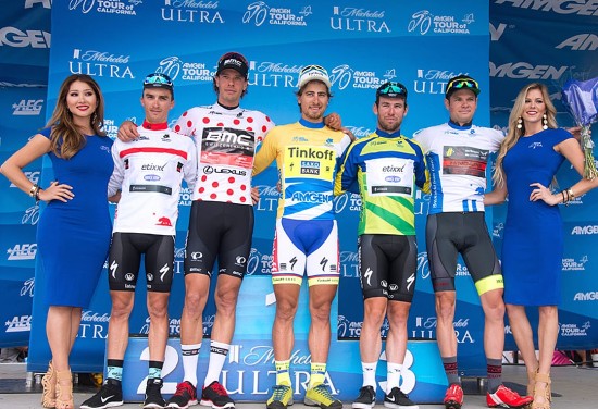 GODE KOMPISER: Daniel Oss stakk av med klatretrøya under Tour of California. Her står han på podiet med en tidligere lagkamerat.