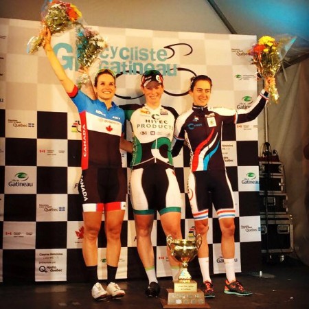 PODIUM: Kirsten Wild på podium etter seieren i Grand Prix Gatneau. Foto: Team Hitec Products