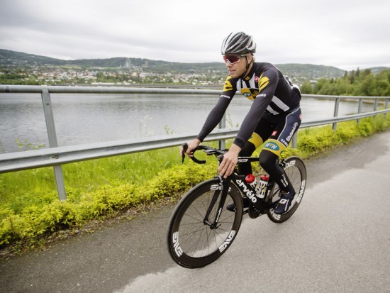 ANNEN TRENINSHVERDAG: Hjemme i Norge får Edvald Boasson Hagen mer tid til å legge opp egen trening. Foto: Kristoffer Øverli Andersen