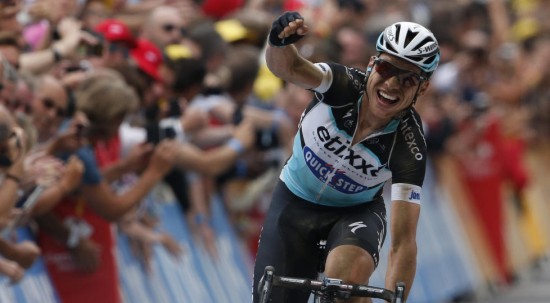 <b>EDENDELIG SATT DEN:</b> Tony Martin kunne juble for etappeseier og gul ledertrøye etter den fjerde etappen av Tour de France. Foto: Benoit Tessier (Scanpix/Reuters)