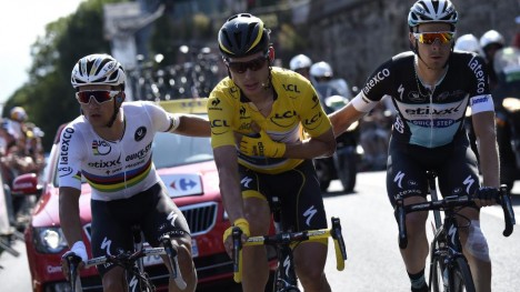<b>MÅ BRYTE:</b> Tony Martin leder Tour de France, men kommer ikke til å stille på fredagens etappem Foto: ERIC FEFERBERG (Scanpix/Epa)