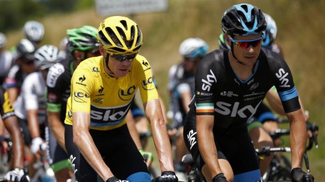<b>SKUFFET: </b>Nicolas Roche slet så mye i siste bakke at Team Sky akkurat ikke vant lagtempoen i Tour de France. Her fra lørdagens etappe. Foto: Benoit Tessier (Scanpix/Reuters)