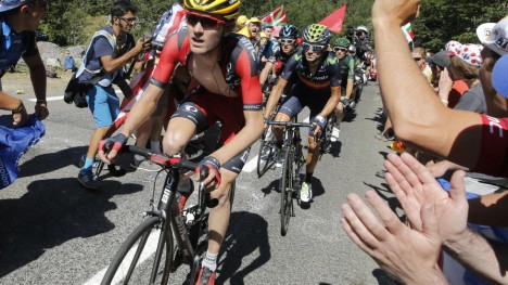 LANGT FRAM: Tour de Frances foreløpig nest beste rytter, Tejay van Garderen, har en stor jobb foran seg om han skal hente inn Chris Froomes forsprang. Foto: Laurent Cipriani / AP Photo / NTB scanpix
