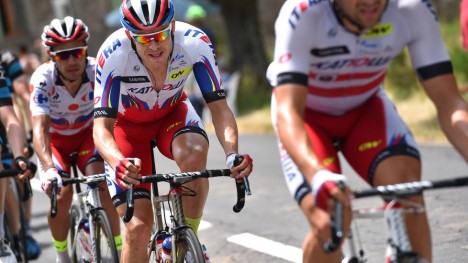 <b>HELE LAGET BAK SEG:</b> Alexander Kristoff kunne takke lagkameratene for at det ble massespurt på den 15.-etappen av Tour de France. FOTO: Tim De Waele/TDWSPORT.COM