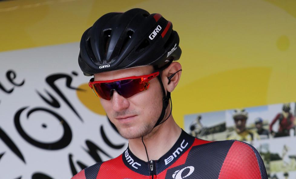 FIKK SKYLD: Warren Barguil ga skylden til Tejay Van Garderen for velten på den 16. etappen, nå sender amerikaneren skylden tilbake igjen. Foto: KIM LUDBROOK / EPA