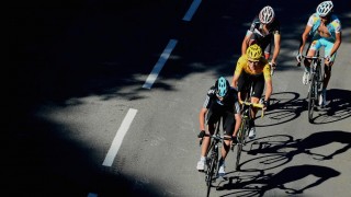 <b>TRONSKIFTE:</b> Det var opp mot La Toussiere de interne stridighetene i Team Sky fløt til overflaten. Chris Froome kjørte Bradley Wiggins (i gult) av hjulet. - Jeg tror det er best for alle om jeg reiser hjem, skrev Wiggins i en SMS til sportsdirektøren den kvelden. FOTO: Tim De Waele/TDWSPORT.COM
