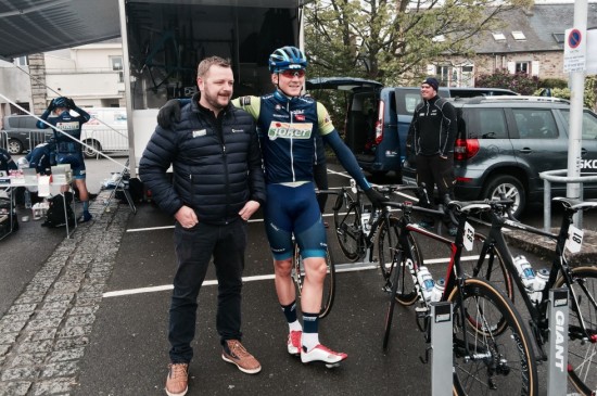 GUTTA KRUTT: Det må ha vært et morsomt år på jobb for Gino Van Oudenhove. Foto: Torgeir Strandberg, www.procycling.no