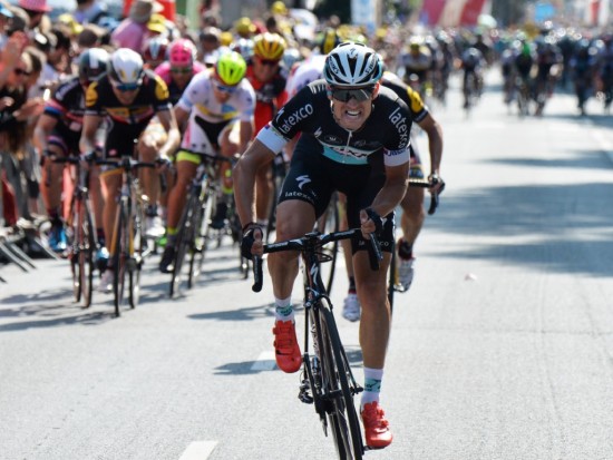 HERLIG ANGREP: Zdenek Stybars nådeløse rykk da resten var på limiten er et vakkert syn. Foto: Tim De Waele (©TDWSport.com)