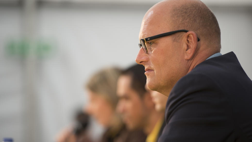 UØNSKET: Bjarne Riis har inntil videre ikke funnet en vei tilbake til proffsyklingen etter avskjedigelsen fra Tinkoff-Saxo. Her avbildet i forkant av fjorårets Tour de France. Foto: NTB scanpix