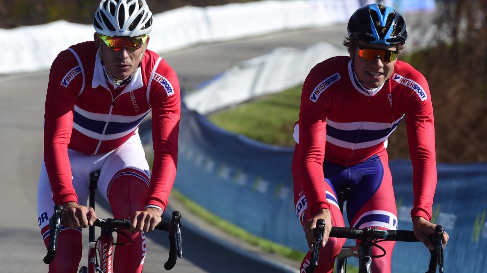 MEDALJEKANDIDATER: Alexander Kristoff (til venstre) og Edvald Boasson Hagen får som ventet med seg ytterligere fire lagkamerater til VM i USA, så sant de holder seg skadefrie selv. Bildet er tatt i forkant av det tilsvarende mesterskapet i spanske Ponferrada i 2014. Foto: JAVIER SORIANO / Afp / NTB scanpix