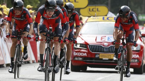 TIL TOPPS: BMC vant lagtempoen i Spania rundt, her fra lagtempoen i Tour de France, som de også vant. Foto: Eric Gaillard / Reuters
