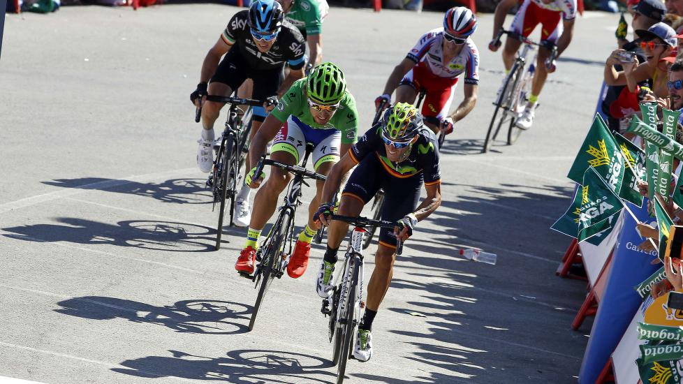 <b> DUELL: </b> Det ble en duell mellom Peter Sagan og Alejandro Valverde i den avsluttende motbakkespurten, hvor sistnevnte til slutt kunne juble for seier. Foto: AFP PHOTO/JOSE  JORDAN