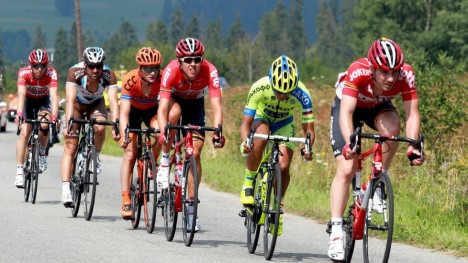 <b> I BRUDD: </b> Vegard Breen viste god form i Polen rundt da han kom seg med i bruddet på en knalltøff etappe. Utbryterne ble hentet, men Breens lagkaptein kunne til slutt juble for seier. Foto: EPA/GRZEGORZ MOMOT.