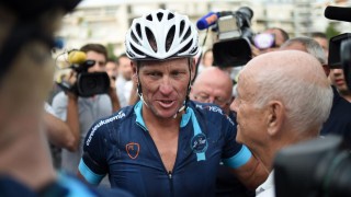 <b>I TRØBBEL:</b> Lance Armstrong saksøkes av myndighetene. I avhør skal han ha innrømmet å ha dopet seg allerede i 1993. Foto: STEPHANE DE SAKUTIN (Scanpix/Afp)