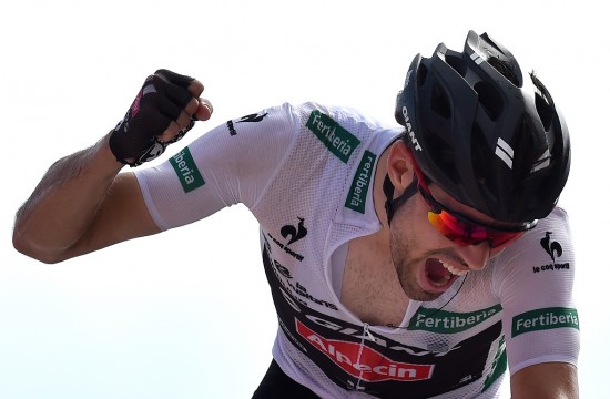IMPONERER STORT: Tom Dumoulin. Etter en av tre uker har han satt en støkk i de beste klatrerne. Kan han gi dem kamp helt til døra? Foto: Tim De Waele (©TDWSport.com)