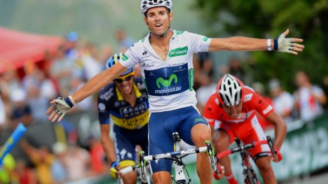 <b>KJENT MARK:</b> Alejandro Valverde vant opp mot Callada de la Gallina i 2012. Den etappen kan ikke sammenliknes med det rytterne møter onsdag, mener sjefen hans. FOTO: Tim de Waele/TDWSPORT.COM