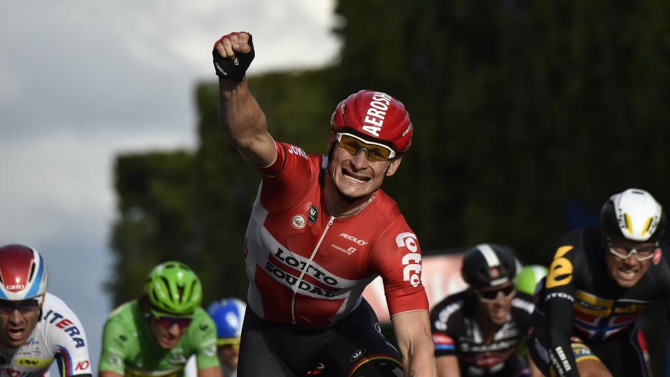 <b>STJERNE:</b> André Greipel herjet i årets Tour de France og er en av sykkelsportens store stjerner. Hjemme i Tyskland er det imidlertid ikke alltid han sier han er syklist, i frykt for ubehagelige episoder. Foto: JEFF PACHOUD (scanpix/Afp)