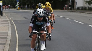 <b>FERDIG:</b> Mark Cavendish skal ikke sykle flere konkurranser i 2015, etter at han måtte operere skulderen. Foto: JUSTIN TALLIS (Scanpix/Epa)