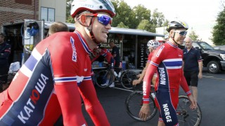 PÅ RADAREN: Alexander Kristoff trenger ikke lenger noen ytterligere presentasjon i det internasjonale sykkelmiljøet. Et flertall av konkurrentene vet de vil tape en medaljespurt mot ham. Det er en stor utfordring foran søndagens fellesstart i Richmond. Foto: Terje Pedersen / NTB scanpix