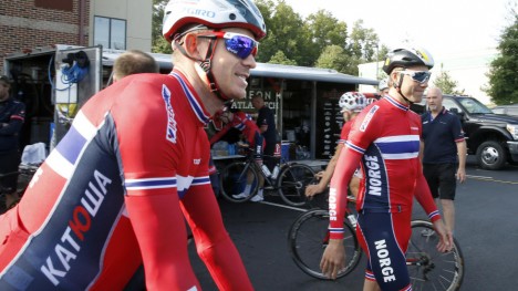 PÅ RADAREN: Alexander Kristoff trenger ikke lenger noen ytterligere presentasjon i det internasjonale sykkelmiljøet. Et flertall av konkurrentene vet de vil tape en medaljespurt mot ham. Det er en stor utfordring foran søndagens fellesstart i Richmond. Foto: Terje Pedersen / NTB scanpix