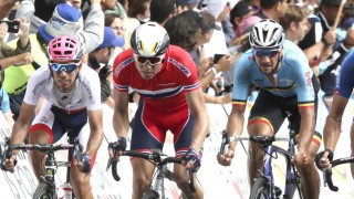 <b>BURDE HATT MEDALJE:</b> Edvald Boasson Hagen hadde en gyllen mulighet til VM-medalje med et par kilometer igjen. Istedenfor ventet han på Kristoff, og trillet over målstreken som nummer 20. Foto: Terje Pedersen / NTB scanpix