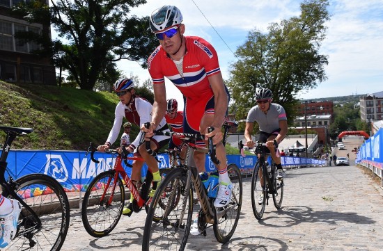 TESTET LØYPA: Alexander Kristoff bærer nasjonens VM-håp på sine skuldre. Han pleier sjeldent å skuffe. Foto: Tim De Waele (©TDWSport.com)