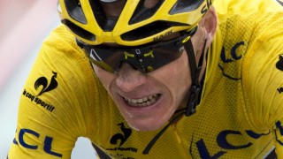 SATSER STORT: Chris Froome håper han kan hevde seg på flere fronter neste år, også etter å ha forsvart seieren i Tour de France. Her avbildet på 19. etappe av det franske storrittet 24. juli. Foto:  AP Photo / Peter Dejong / NTB scanpix