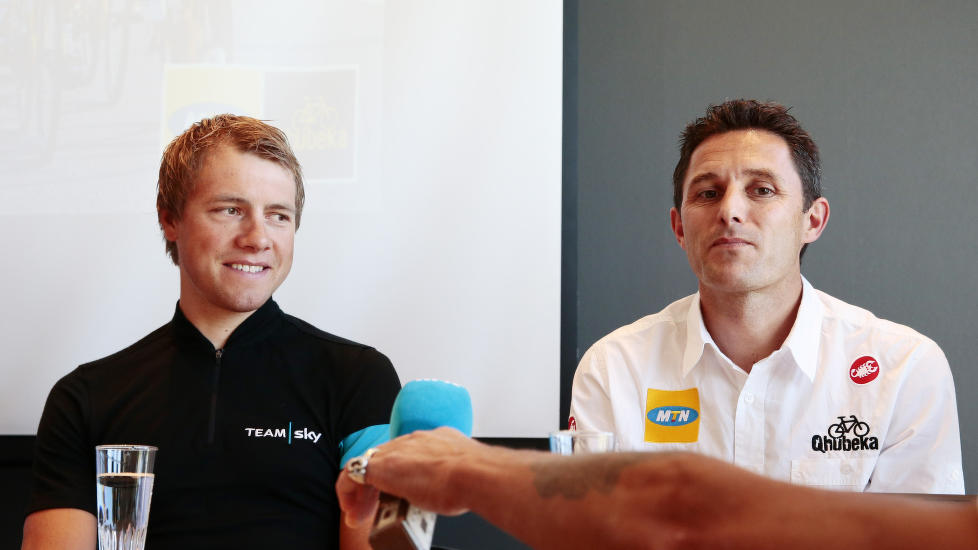 <b>ARBEIDER FOR VELDEDIG PROSJEKT:</b> Edvald Boasson Hagen sykler for MTN-Qhubeka, men er også med i arbeidet for å skaffe sykler til fattige i Sør-Afrika. Prosjektet fortsetter neste år, selv om laget endrer navn, påpeker Doug Ryder (til høyre).