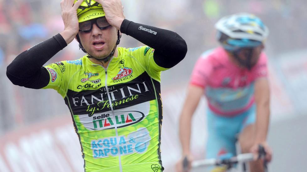 <b>VANT MED DOP</b> Mauro Santambrogio spurtslo Vincenzo Nibali på den 14. etappen av Giro d'Italia i 2013. Siden ble han avslørt som juksemaker. Nå er han idømt sin andre sanksjon i karrieren. EPA/DANIEL DAL ZENNARO