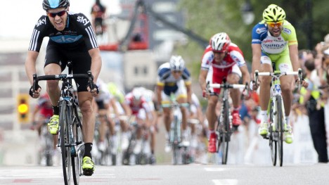 <b>PÅ SITT BESTE:</b> Lars Petter Nordhaug kan ikke kalkulere med startplass hos Team Sky under sommerens Tour de France. Løsningen kan bli et høydeopphold under oppladningen til OL i Rio. FOTO: Tim De Waele/TDWSPORT.COM