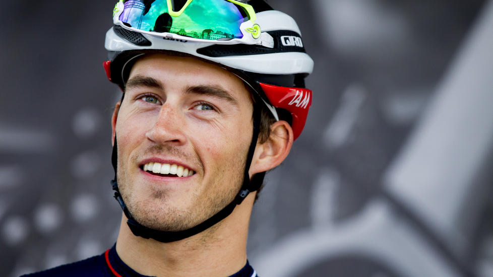 <b>STOR FRAMTID:</b> Sondre Holst Enger kjenner godt til Atle Kvålsvoll og Thor Hushovd fra før, i tillegg er han fri på markedet foran 2017-sesongen. - De viser interesse, sier Holst Enger om det norske proffprosjektet.